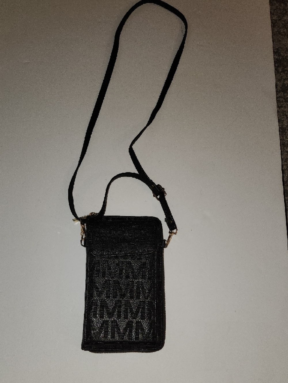 MFK Collection Caddy Signature Phone Wallet Crossbody Bag. 8×5 - Picture 2 of 10